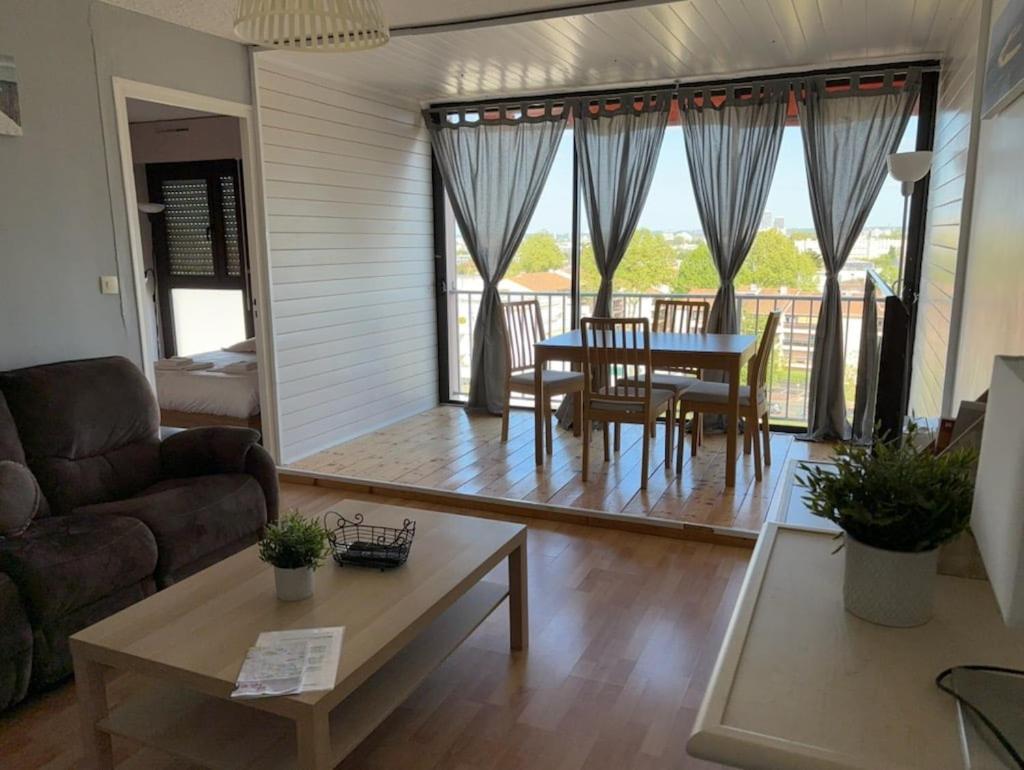 Bordeaux Apartment *
