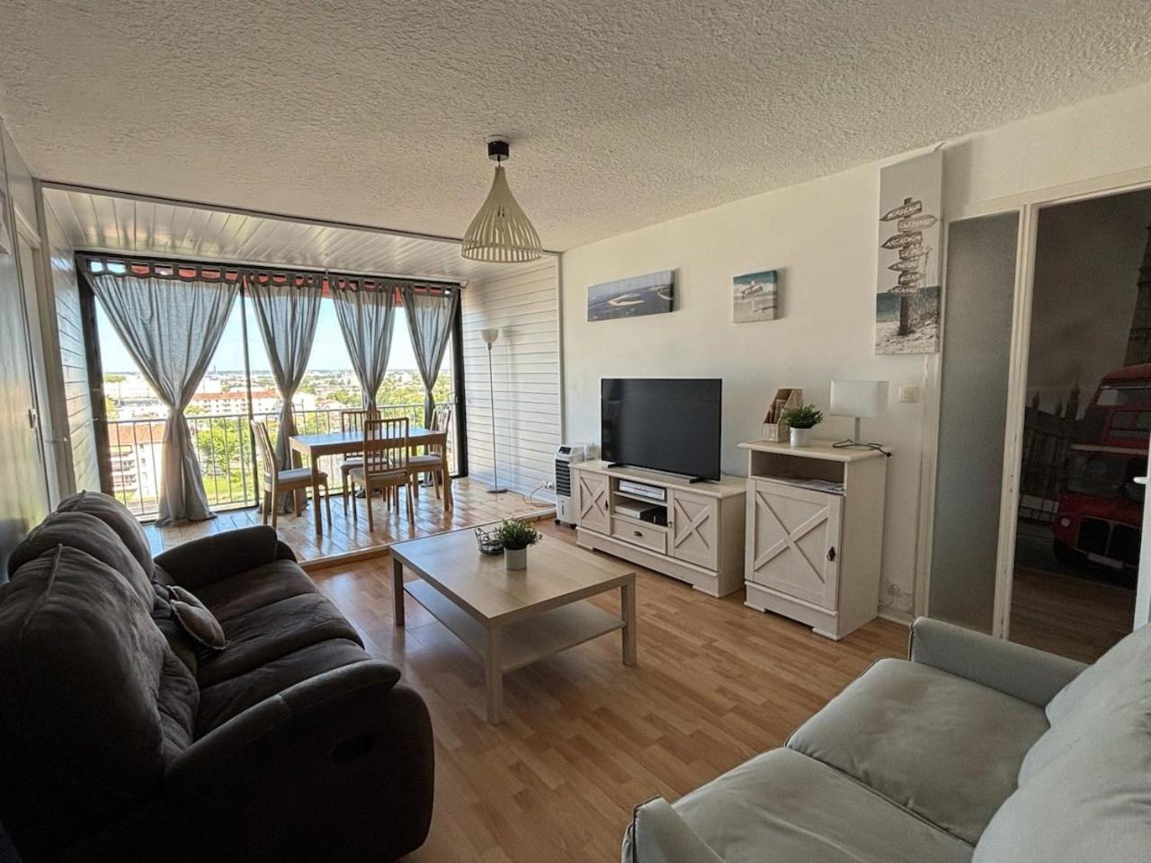 Bordeaux * Merignac (Gironde)